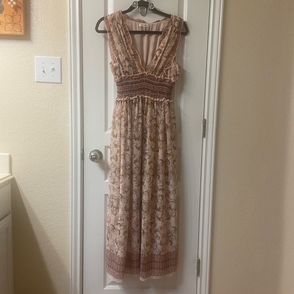 Max Studio Dresses & Skirts - Great condition, like new maxi dress, so comfortable and easy to wear (:
